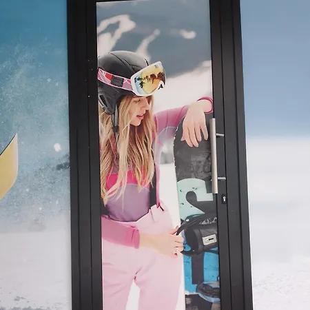 Woodside M Free Parking Daire *