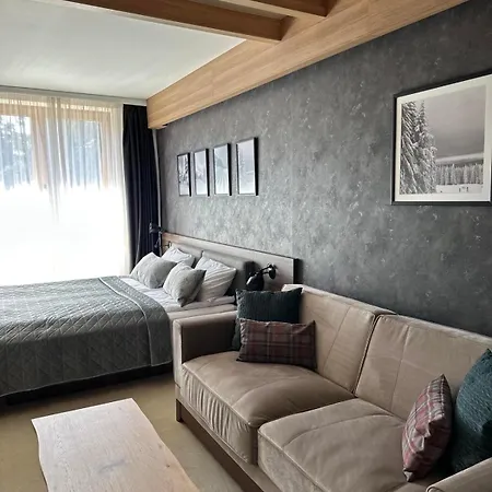 Woodside M Free Parking